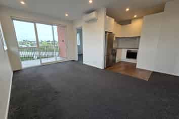316/1A Soljak Place, Mount Albert