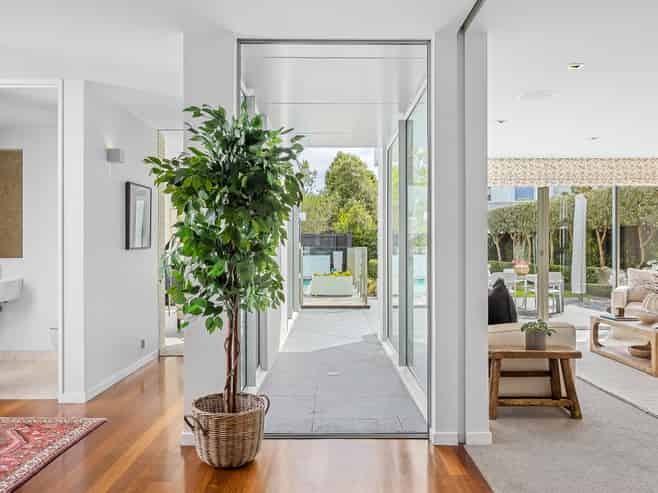 9 Poynder Avenue, Merivale