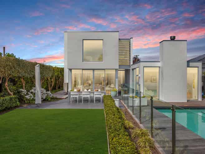 9 Poynder Avenue, Merivale