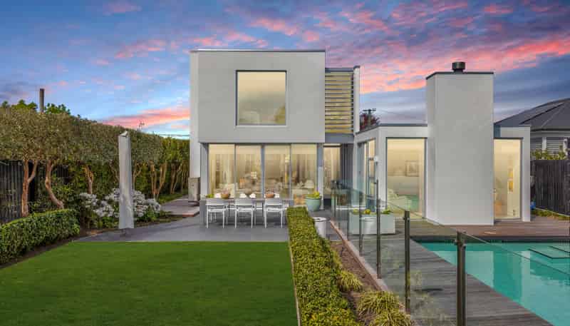 9 Poynder Avenue, Merivale