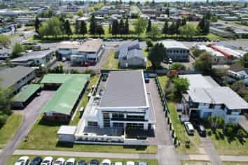 Stunning Professional Offices – FOR LEASE