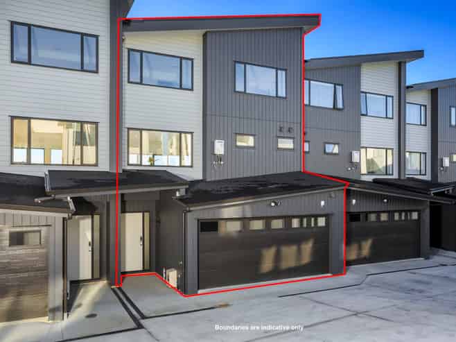 12 Moki Place, Long Bay