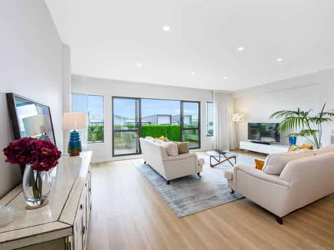 12 Moki Place, Long Bay