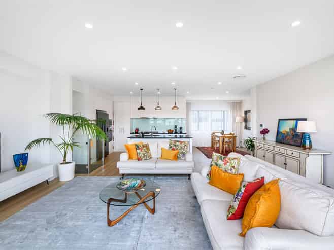 12 Moki Place, Long Bay