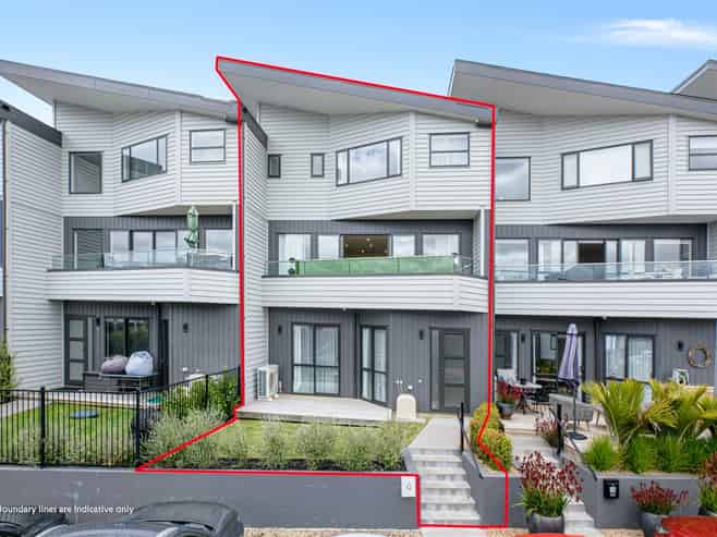 12 Moki Place, Long Bay