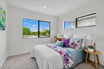 2/58 Sylvan Crescent, Te Atatu South
