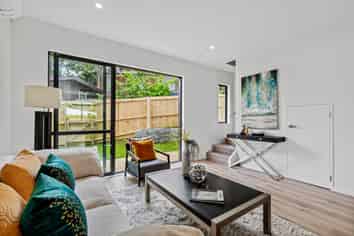 2/58 Sylvan Crescent, Te Atatu South