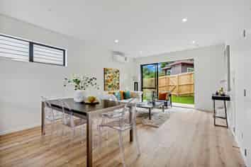 2/58 Sylvan Crescent, Te Atatu South