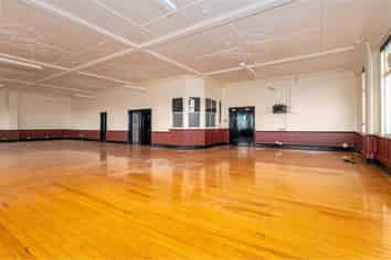 Renovated open plan space with class and views