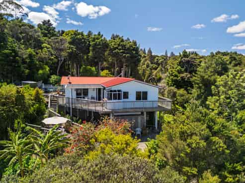 76 Manning Street, Rawene