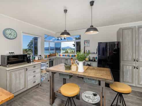 76 Manning Street, Rawene