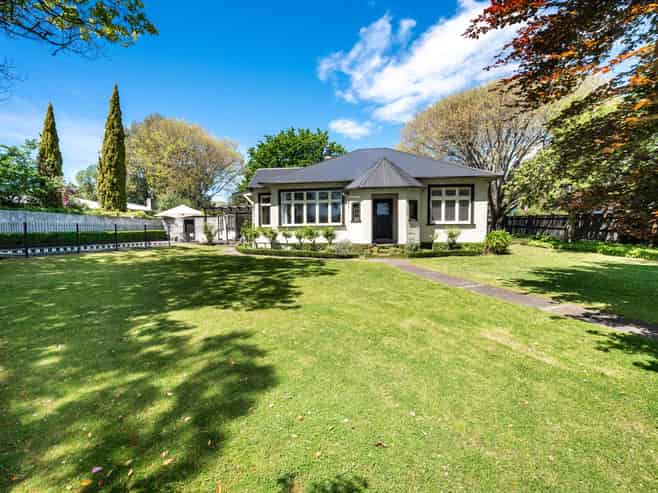 54 Iona Road, Havelock North