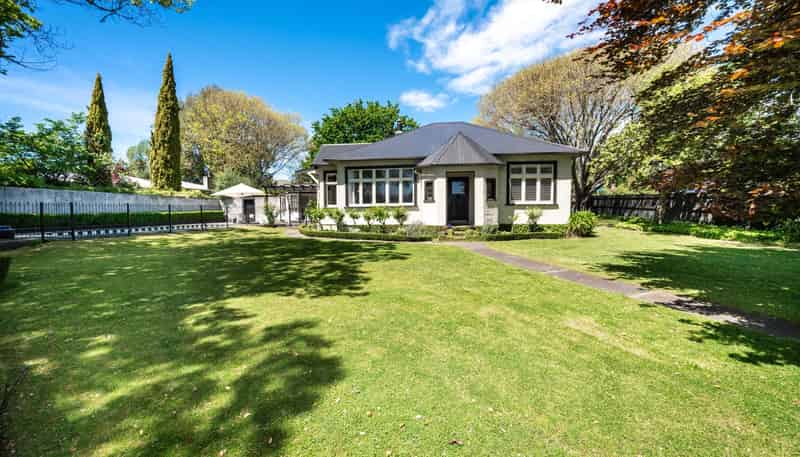 54 Iona Road, Havelock North