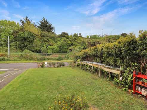 5 Takatimu Way, Johnsonville