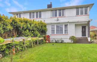 5 Takatimu Way, Johnsonville