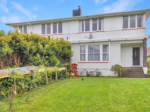 5 Takatimu Way, Johnsonville