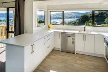 20A Kahu Road, Paremata
