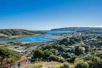 20A Kahu Road, Paremata