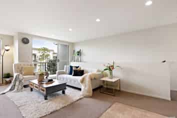 4/1 Gracechurch Drive, Flat Bush