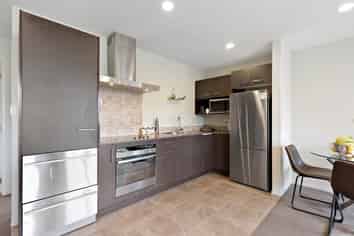 4/1 Gracechurch Drive, Flat Bush