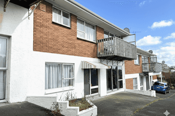 3/205 Onewa Road, Birkenhead