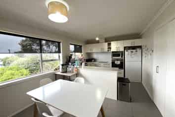 3/205 Onewa Road, Birkenhead