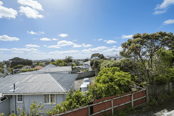 3/205 Onewa Road, Birkenhead
