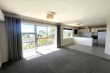 3/205 Onewa Road, Birkenhead