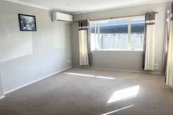 42 Raphoe Road, Flat Bush