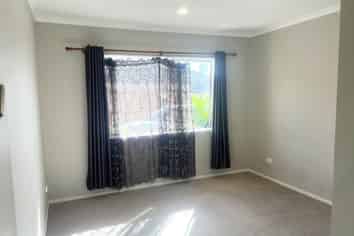 42 Raphoe Road, Flat Bush
