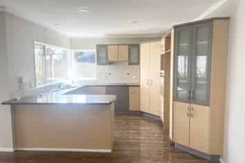 42 Raphoe Road, Flat Bush