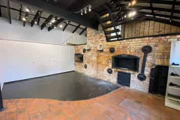 CHARACTER RETAIL IN MOUNT EDEN VILLAGE
