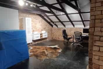 CHARACTER RETAIL IN MOUNT EDEN VILLAGE
