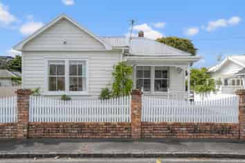2 Lisnoe Avenue, Mount Eden