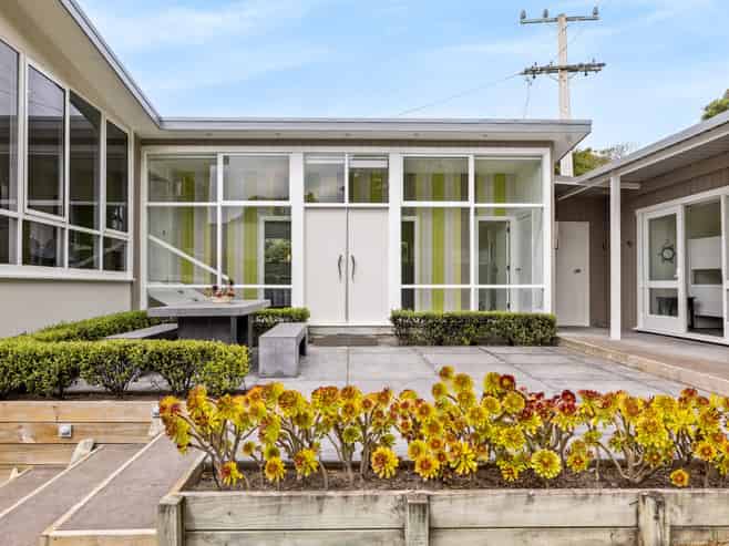 16 Cathedral Road, Gore Bay