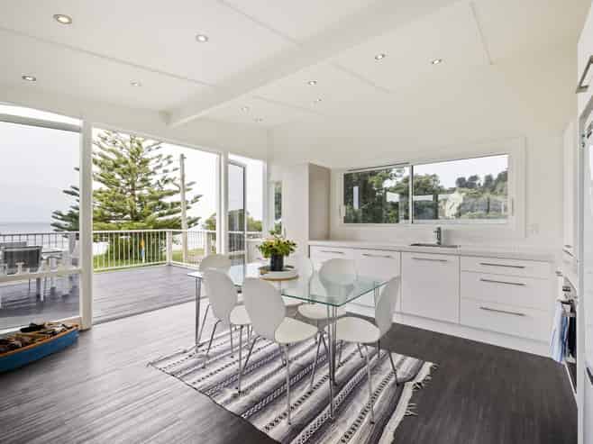 16 Cathedral Road, Gore Bay
