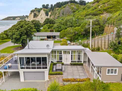 16 Cathedral Road, Gore Bay