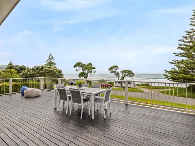 16 Cathedral Road, Gore Bay