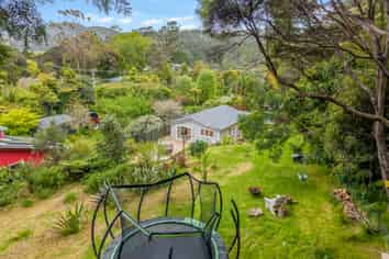619 Huia Road, Parau