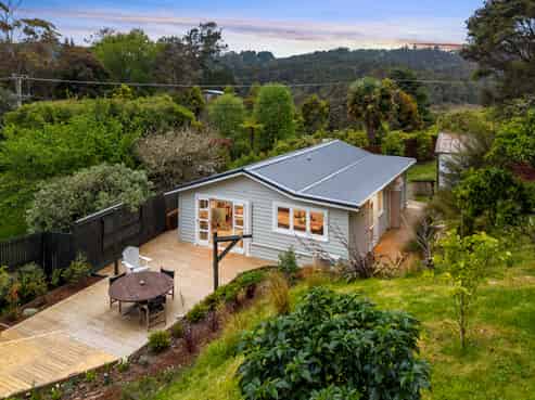 619 Huia Road, Parau