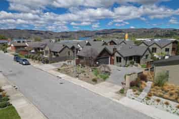 35 Larch Crescent, Alexandra