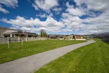 35 Larch Crescent, Alexandra