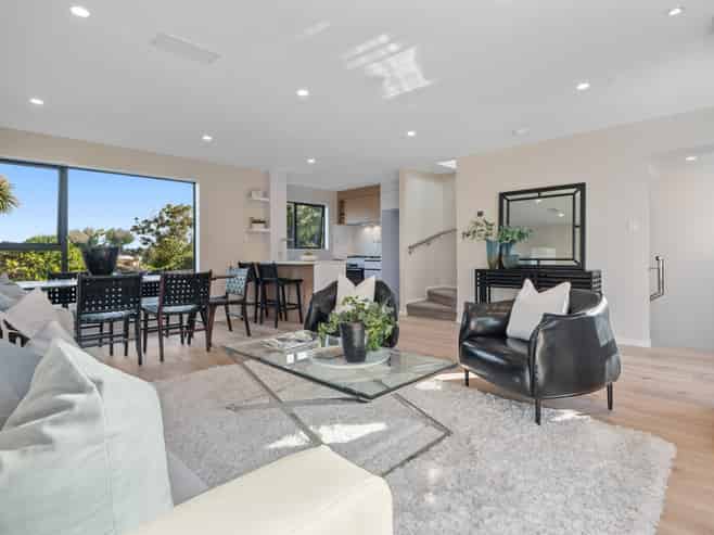 4F Meadowvale Avenue, Forrest Hill