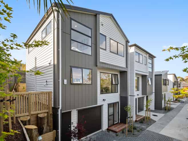 4F Meadowvale Avenue, Forrest Hill
