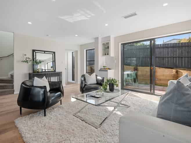 4F Meadowvale Avenue, Forrest Hill