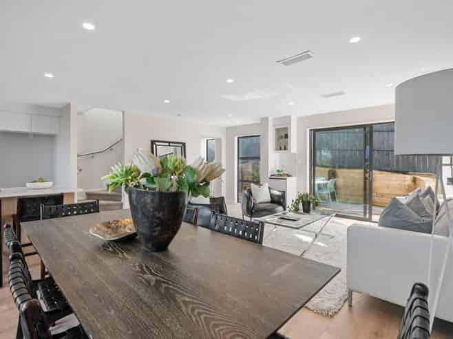 4F Meadowvale Avenue, Forrest Hill