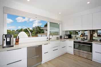 50 Ronald Avenue, Glenbrook