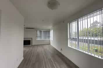 8a Dennis Rd, Papatoetoe