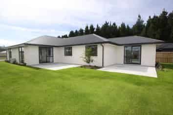 69D Hilton Drive, Amberley