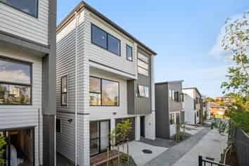 4E Meadowvale Avenue, Forrest Hill